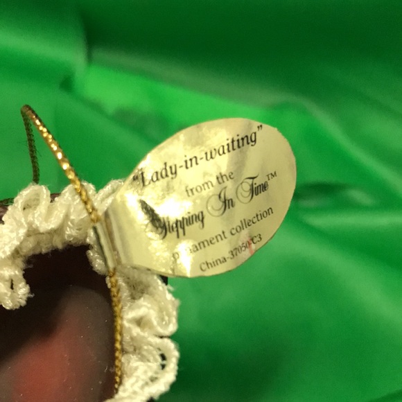 “Lady in Waiting” Heirloom Collectible Ornament Boot - Picture 10 of 15